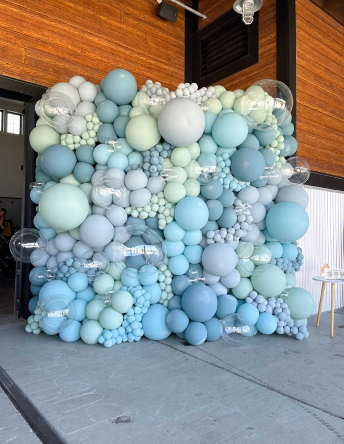 Balloon Wall 8X10 Installation